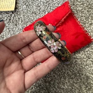 Vintage Black Cloisonné Enamel Bangle BRACELET w/Flowers Ringed in Gold